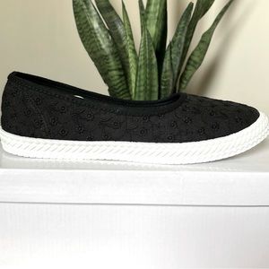 Danskin slip on black shoes/sneakers
